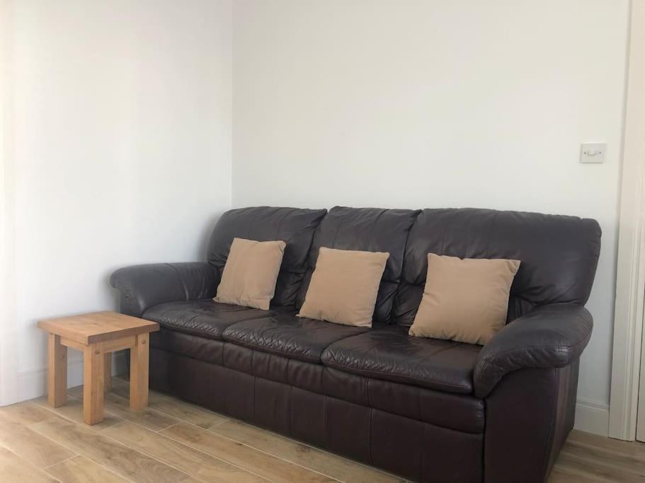 Вілла Townhouse Clifden: Located In The Heart Of Connemara Екстер'єр фото