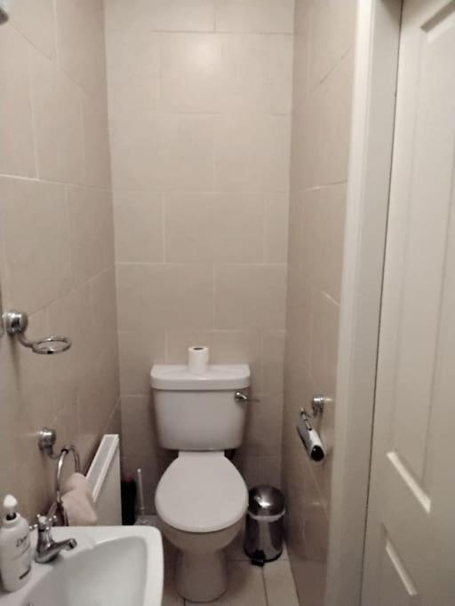 Вілла Townhouse Clifden: Located In The Heart Of Connemara Екстер'єр фото