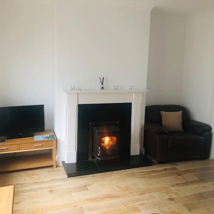 Вілла Townhouse Clifden: Located In The Heart Of Connemara Екстер'єр фото