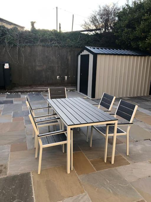 Вілла Townhouse Clifden: Located In The Heart Of Connemara Екстер'єр фото