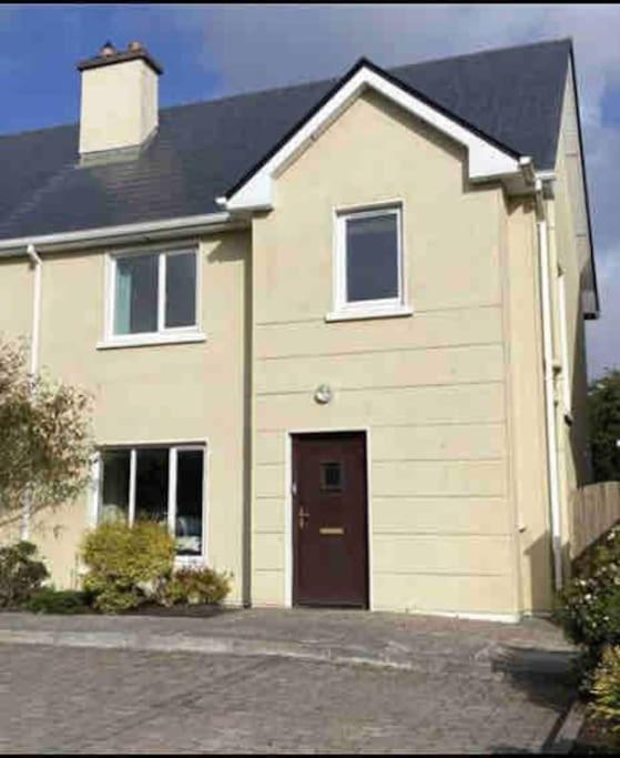 Вілла Townhouse Clifden: Located In The Heart Of Connemara Екстер'єр фото