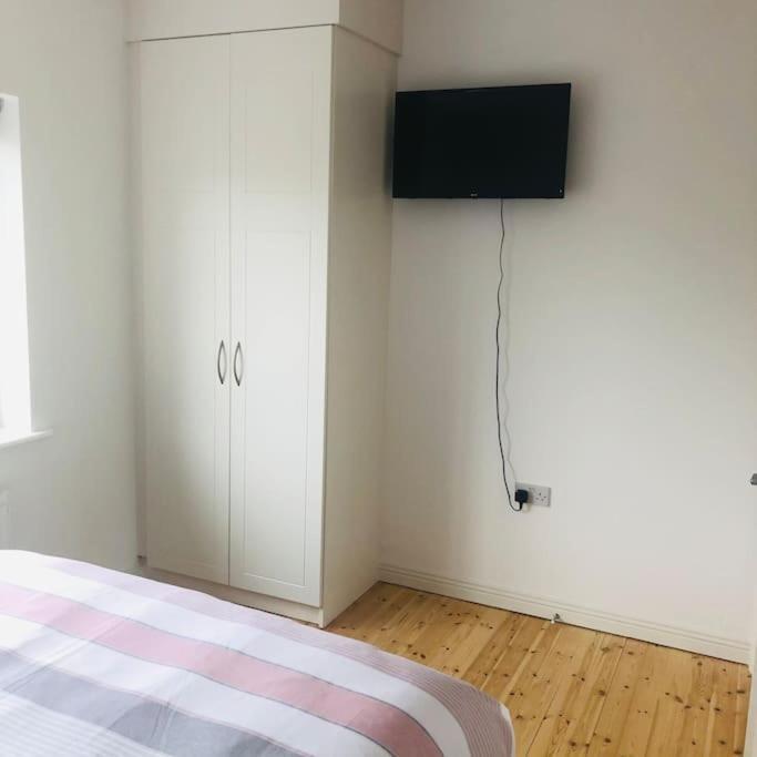 Вілла Townhouse Clifden: Located In The Heart Of Connemara Екстер'єр фото