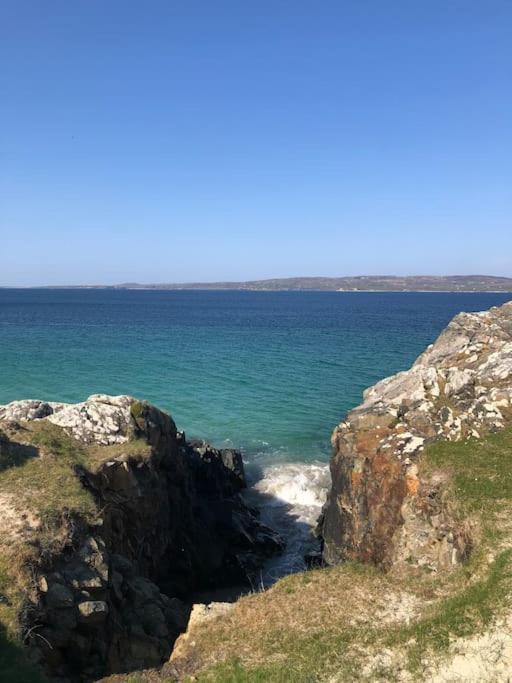 Вілла Townhouse Clifden: Located In The Heart Of Connemara Екстер'єр фото