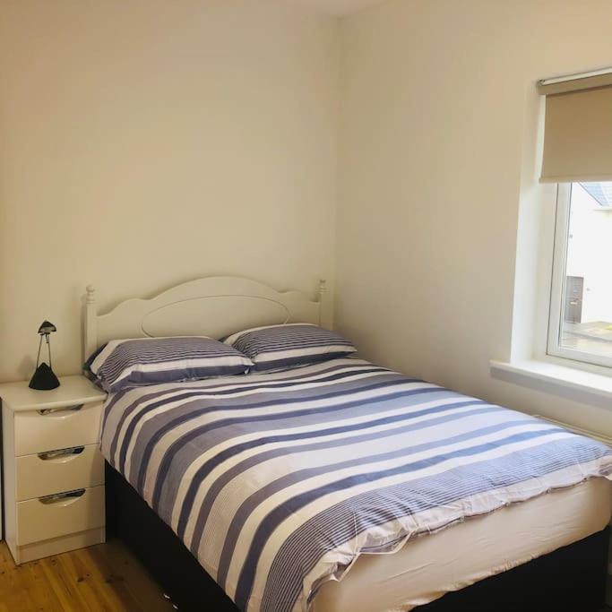 Вілла Townhouse Clifden: Located In The Heart Of Connemara Екстер'єр фото