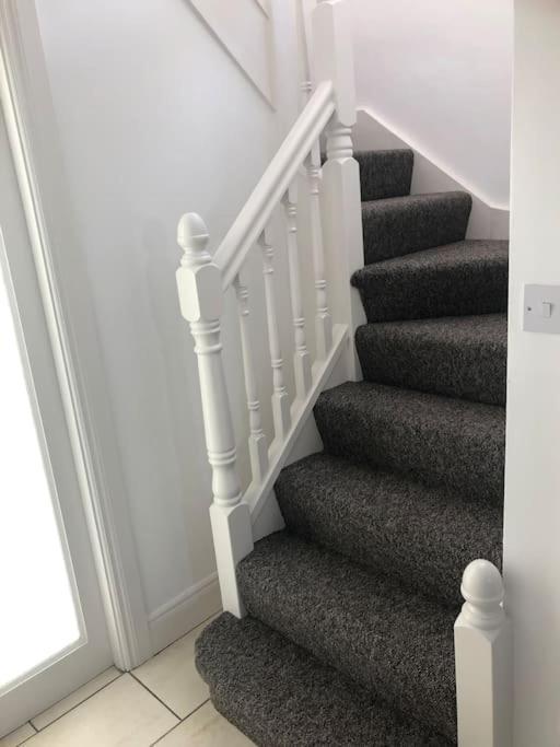Вілла Townhouse Clifden: Located In The Heart Of Connemara Екстер'єр фото